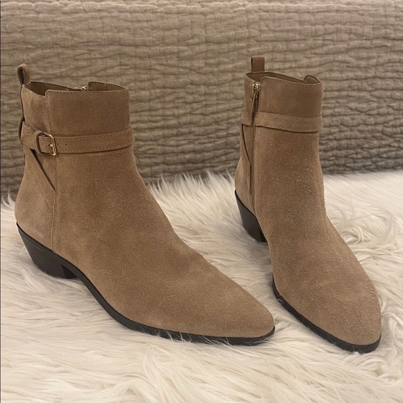 Banana Republic Light Brown Suede Ankle Booties - Picture 1 of 1